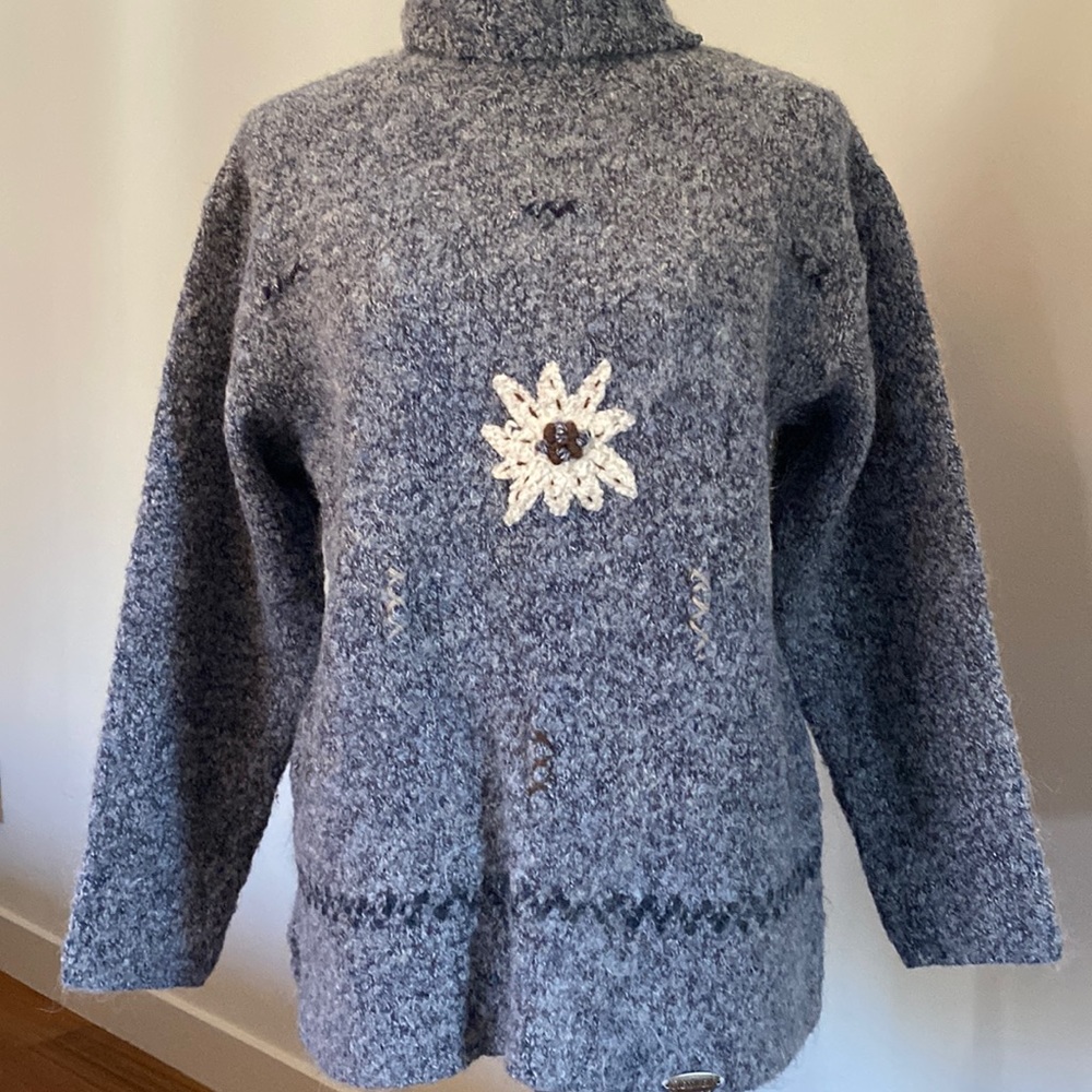 Giesswein, turtle neck wool jumper size EU 38, S-M